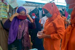 Gerakkan Ekonomi Lokal, Anir Blusukan dan Belanja di Pasar Labakkang