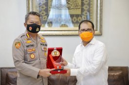 Kapolrestabes Makassar Bersama Danny Pomanto Ajak Warga Ciptakan Pilkada Damai