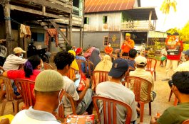 Kartu Program Prioritas Anir-Lutfi Disambut Antusias Emak-Emak