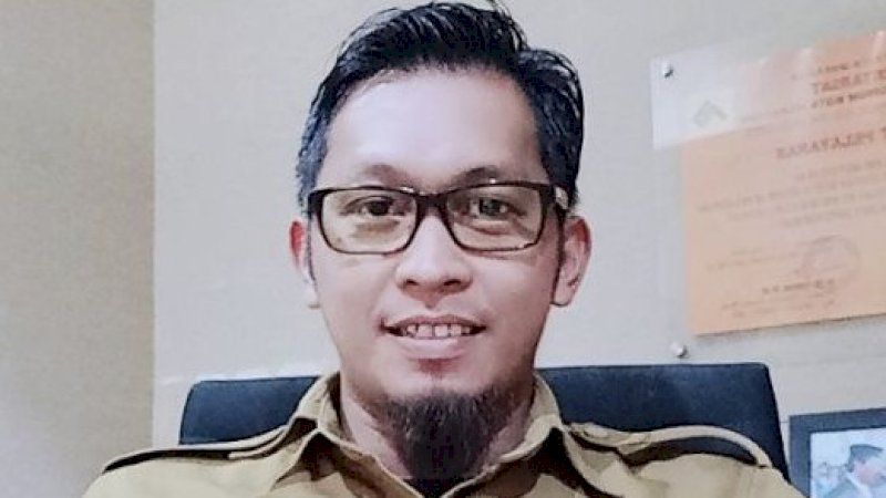 Humas DPU Makassar,  Hamka Darwis. 