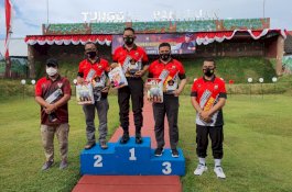 Adeni Muhan Juara I Lomba Menembak HUT Brimob Ke-75