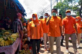 Blusukan ke Pasar, Sandi Yakini Kartu Anir-Lutfi Jadi Solusi