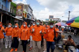 Sandiaga Uno Blusukan Bareng Anir-Lutfi: Ayo Kita Bangkit!