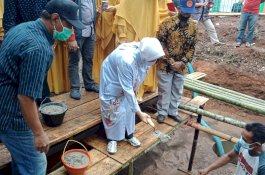 Indira Hadiri Peletakan Batu Pertama Pembangunan Menara Masjid Darun Naim