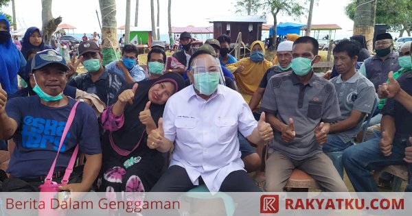 Warga Berdatangan ke Pantai Laguna Beri Ucapan Selamat ...