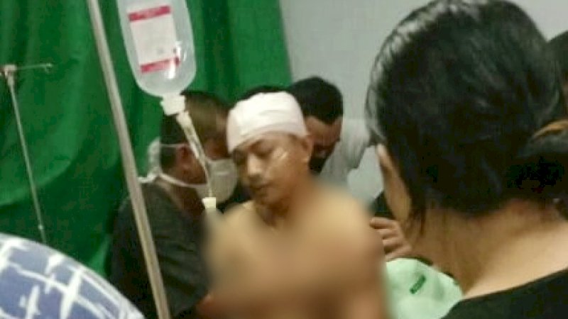 Anggota DPRD Jeneponto yang menjadi korban penganiayaan dirawat di Rumah Sakit.