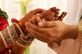 Dilarang Menikah dengan Pria Beristri, Gadis Ini Mandi Bensin Bareng Calon Suami lalu Disulut Api