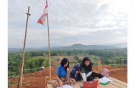 Jaringan 4G Indosat Ooredoo Mudahkan Kuliah Daring, di Bawah Kaki Gunung Sekalipun