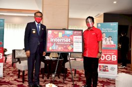Gubernur Sulsel Apresiasi Inovasi Telkomsel Sediakan Kartu Perdana Peserta Didik