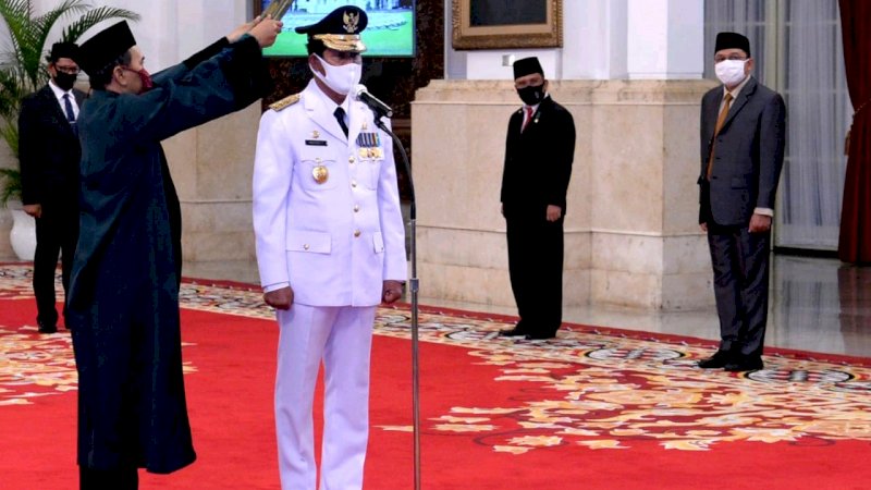 Suasana pelantikan Gubernur Kepri, Isdianto di Istana Negara, Jakarta.