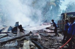 Tuannya Merantau ke Malaysia, Rumah Hangus Terbakar akibat Rokok di Jeneponto