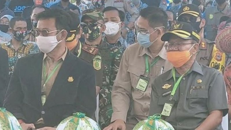 Menteri Pertanian, Syahrul Yasin Limpo, bersama Bupati Jeneponto, Iksan Iskandar.