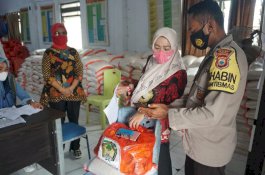 Pj Sekda Gowa Pantau Penyaluran JPS di Desa Bontoala