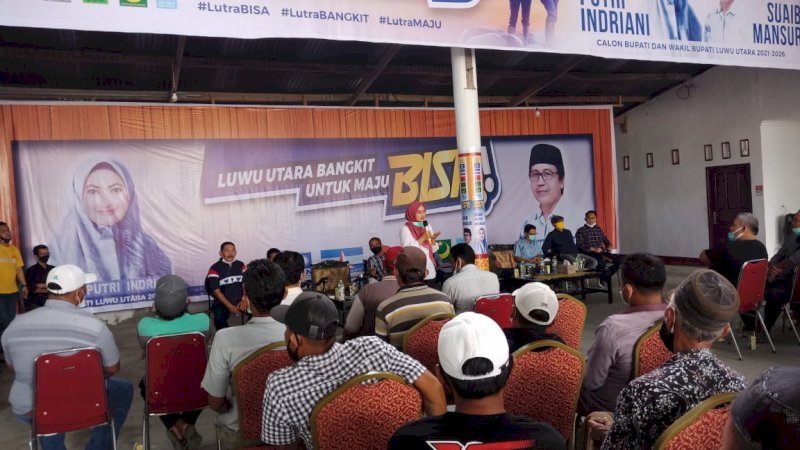 Calon bupati Luwu Utara nomor urut dua, Indah Putri Indriani (IDP) mengukuhkan tim pemenangannya untuk Kecamatan Sukamaju dan Sukamaju Selatan, pada Jumat (2/10/2020). 