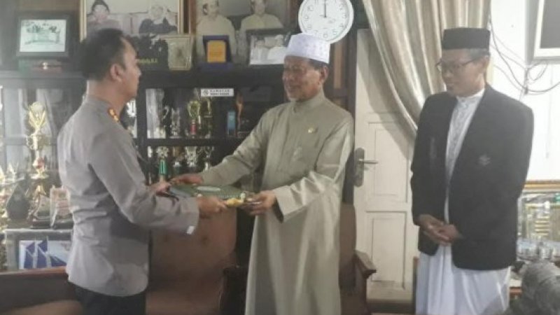 Kapolres Barru Silaturahmi dengan Pimpinan Ponpes DDI Mangkoso
