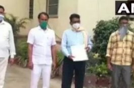 Tante Dihukum Mandi Bareng di Depan Umum Usai Ketahuan Selingkuh dengan Keponakan