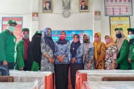 Peserta KKN-DK UIN Alauddin Makassar Dampingi Siswa Belajar Online