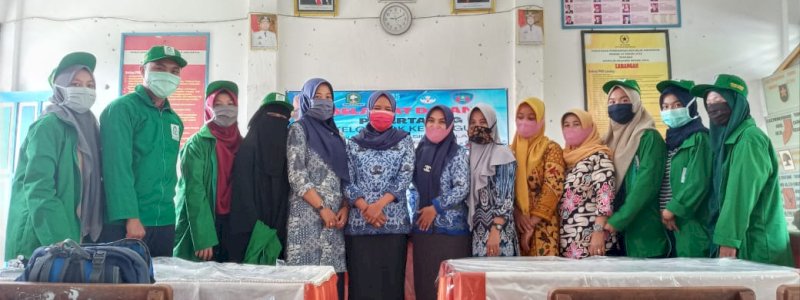 Peserta KKN-DK UIN Alauddin Makassar Dampingi Siswa Belajar Online