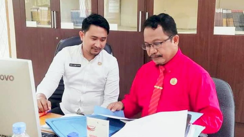 Ketua Komisi II DPRD Kabupaten Wajo, H. Sudirman Meru (kanan)