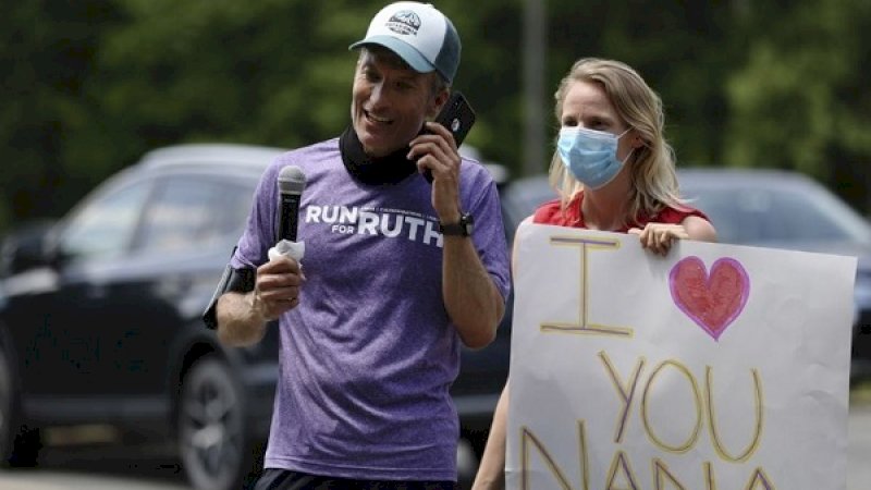 Heroik dan Mengharukam, Pria Ini Lari Maraton 350 Kilometer untuk Temui Neneknya