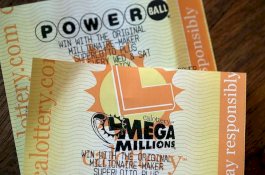 20 Tahun Pasang Angka yang Sama, Pria Ini Akhirnya Menang Lotre Ratusan Juta