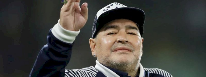 Diego Maradona Meninggal Dunia