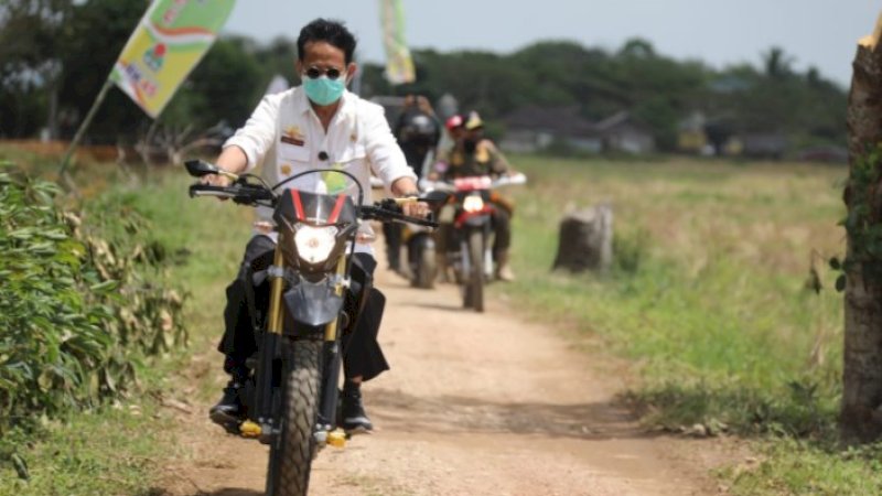 Foto-Foto Mentan SYL Naik Motor saat Kunjungan Kerja di Kalimantan Selatan