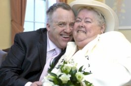 Istriku Sekarang Adalah Ibu Mertuaku Dulu