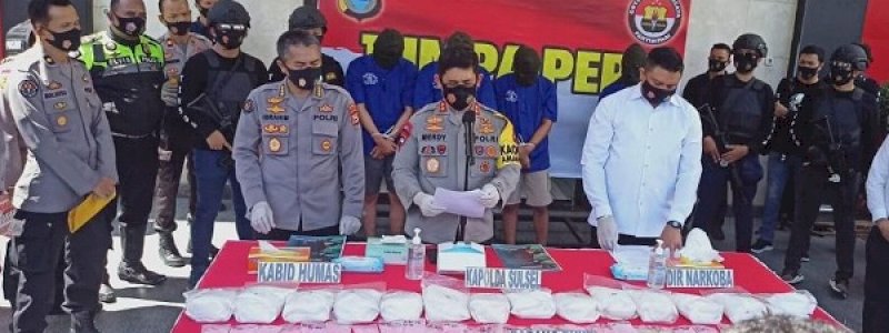 Berawal dari Pil Berlogo Barcelona, Polda Sulsel Ungkap 13 Kg Sabu-Sabu dan 2.900 Butir Ekstasi