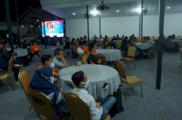 Relawan Danny-Fatma Berbaur dengan Warga Nobar Debat Kandidat