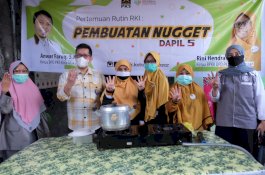 Didampingi Legislator PKS, None Hadiri Pelatihan Pembuatan Nugget Emak-emak Lorong