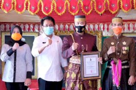 Disambut Raja Gowa dan Pjs Bupati, Pangdam XIV Hasanuddin Diberi Gelar Karaeng Tonang