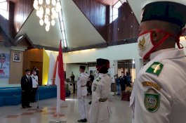 Kukuhkan Anggota Paskibraka, Pangerang Rahim: Tunjukkan Performa Terbaik