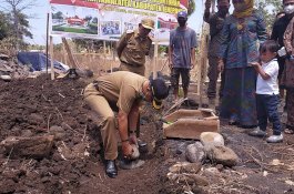 Bupati Jeneponto Meletakkan Batu Pertama Pembagunan Paud Model