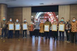 Pelindo IV Raih Penghargaan SMK3 Kategori Emas