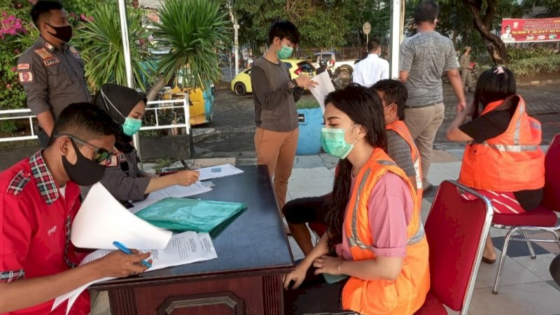 Tidak Patuh Protokol Kesehatan di Makassar, Ada Sanksi Bersihkan Fasilitas Umum