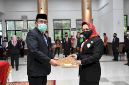 Kamsina Dilantik Jadi Penjabat Sekda Gowa