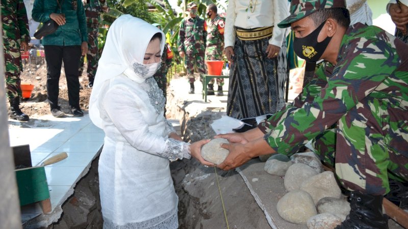 Pj Sekda Gowa Lakukan Peletakan Batu Pertama Aula Kodim 1409 Gowa