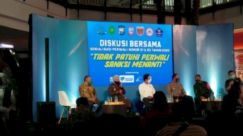 Forum Komunikasi Pimpinan Daerah (Forkopimda) Makassar melakukan sosialisasi Peraturan Wali Kota (Perwali) Nomor 51 dan 53 Tahun 2020. 