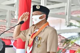 Nurdin Abdullah Dianugerahi Penghargaan Tertinggi Gerakan Pramuka