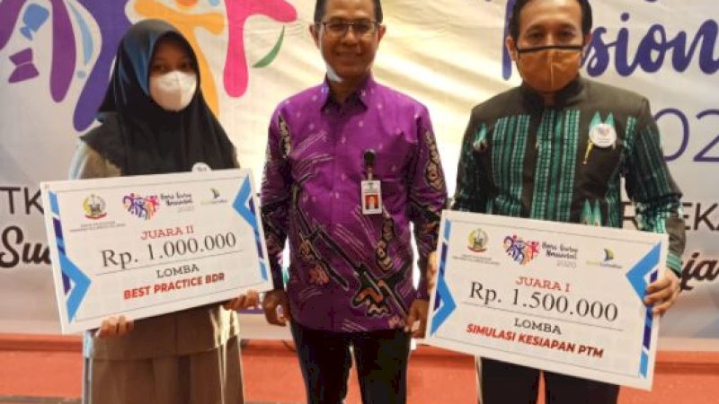 SMA Islam Athirah 1 Makassar juara 1 tingkat Provinsi Sulawesi Selatan dalam lomba video simulasi kesiapan Pembelajaran Tatap Muka (PTM).