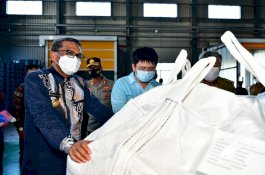 Nurdin Abdullah Beri Jempol Perusahaan Pengolahan Rumput Laut Pinrang yang Tak PHK Karyawan