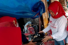 Sarinah Sulsel Salurkan Bantuan untuk Korban Kebakaran di Pannampu