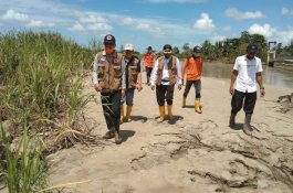 Sekda Luwu Utara Sisir Wilayah Bantaran Sungai Rongkong