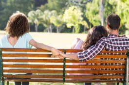 Pacar Sekarat, Pria Ini Minta Izin Istrinya untuk Selingkuh