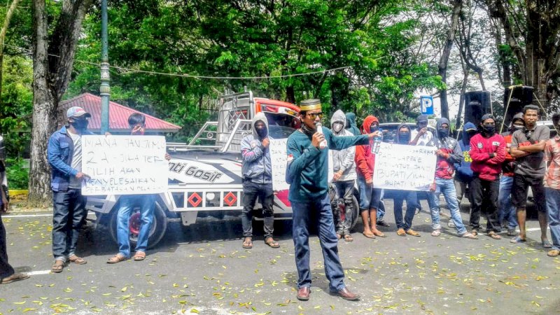 Warga Abbanuange Minta Penyelesaian Sengketa Batas Wilayah dengan Desa Arajang