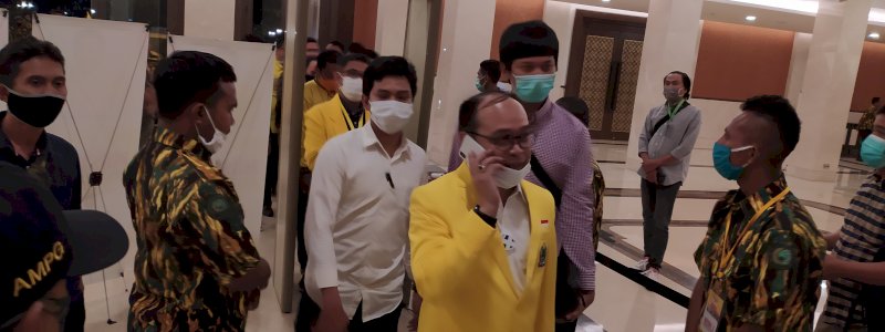 Supriansa Masuk Ruangan Musda Golkar Sulsel Bareng Sejumlah Ketua DPD II