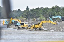Tanggul Darurat Juga Dipasang di Sungai Rongkong, Begini Progres Realisasinya