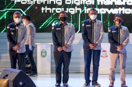 Di Acara Launching QRIS, Taufan Pawe Teken SK TP2DD