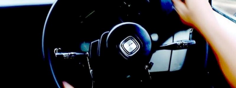 Ditembak OTK&nbsp;di Dada, Pria di Setir Mobil Sendirian ke Rumah Sakit
